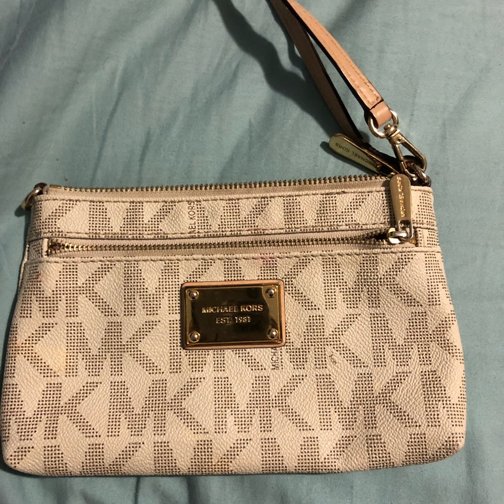 Michael kors monogram wristlet